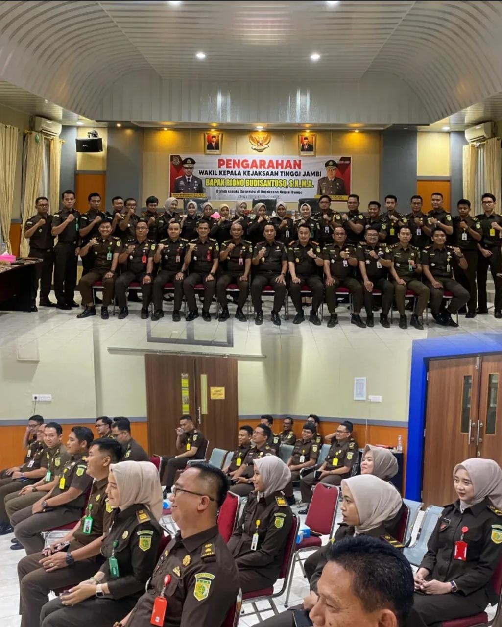 WhatsApp Image 2024-09-12 at 11.53.13 https://kejari-bungo.kejaksaan.go.id/wp-content/uploads/2024/09/WhatsApp-Image-2024-09-12-at-11.53.13.jpeg