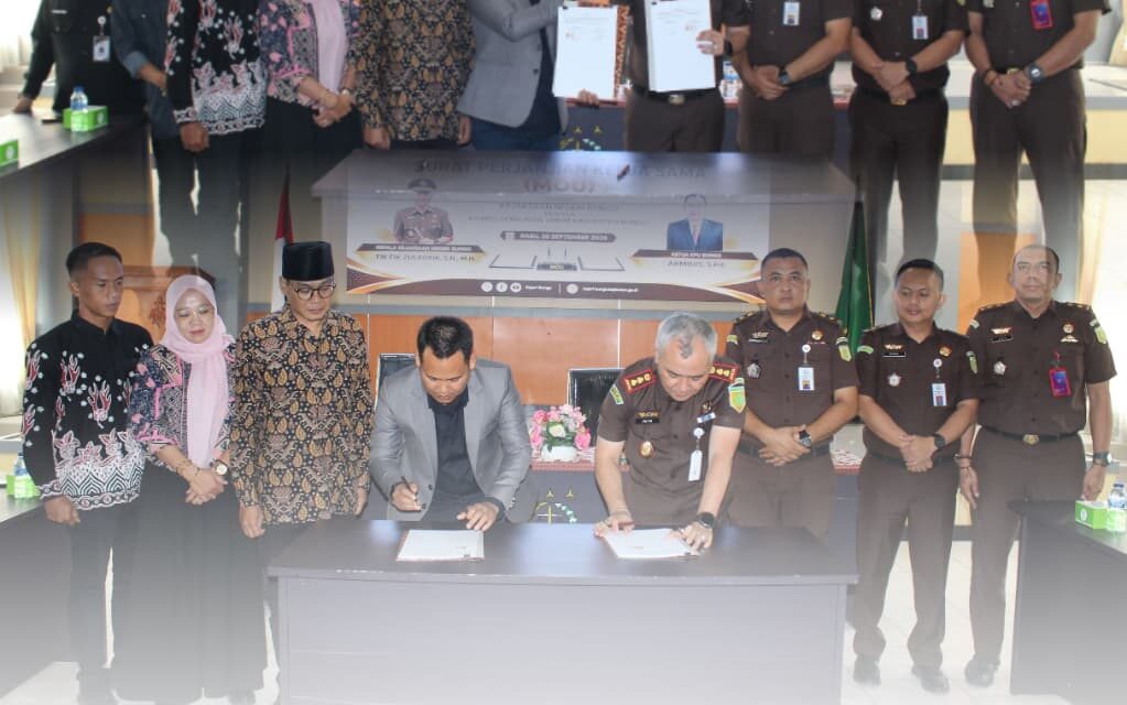 Penandatanganan Perjanjian Kerja Sama (MoU) antara Kejaksaan Negeri Bungo dengan Komisi Pemilihan Umum Kabupaten Bungo